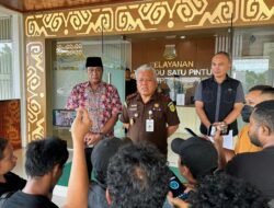Kajati Papua Barat Tetapkan Dan Tahan Kadis Transmigrasi Dan Tenaga Kerja Provinsi Papua Barat, Tersangka Korupsi.