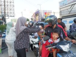 Wujud Peduli Sesama, Swiss-Belhotel Borneo Samarinda Berbagi Takjil, Tanya Habib Serta Gelar Grand Prize 1 Unit Motor.