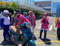 Intip Cara Kartini Zaman Now Belajar Naik Motor yang Aman dan Stylish.