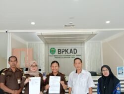 Kejari Samarinda Serahkan Rp 251 Juta, Hasil Lelang Barang Rampasan Korupsi ke Pemprov Kaltim