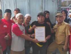 Pedagang Korban Kebakaran Pasar Segiri Terima Bantuan dari Warga BPD KKSS Kota Samarinda.