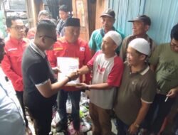 Warga BPD KKSS Kota Samarinda Salurkan Bantuan Dana untuk Korban Kebakaran di Pasar Segiri Samarinda.