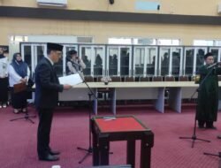 Dua Komisioner PAW di Komisi Informasi dan KPID Kaltim Resmi Di Lantik.