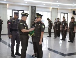 Usai Lantik Kajari Kutim dan Koordinator Kejati Kaltim, Kajati Kaltim Ingatkan Integritas, Tranparansi serta Akuntabilitas.