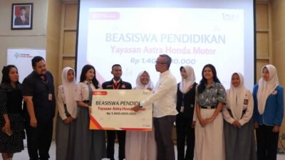 Duta Safety Riding Peroleh Beasiswa Pendidikan dari Yayasan AHM.