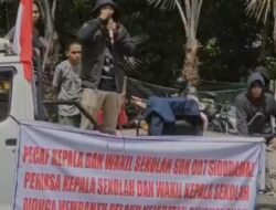 Diduga Lindungi Pelaku Oknum Guru Kasus Pelecehan Seksual, Mahasiswa dan Warga Samarinda Demo Tuntut Copot Pejabat SDN 007.