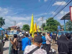PMII Kota Samarinda Gelar Aksi Protes di Kantor Pertamina Patra Niaga, Tuntut Pertanggungjawaban Pengoplosan BBM.