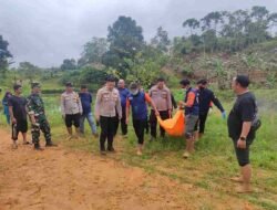 Jasad Pria Ditemukan Mengapung di Kolam Ponpes, Polsek Sungai Pinang Bergerak Cepat Ungkap Identitas Korban.