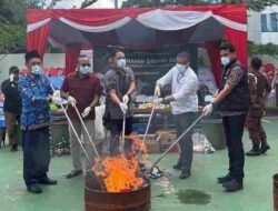 Kejari Samarinda Musnahkan Barang Bukti dari 66 Perkara Hukum yang Telah Inkracht.