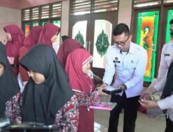 Dukung Program Presiden RI Gizi Nasional, Kantor Imigrasi Kelas I TPI Samarinda Salurkan MBG untuk Siswa SDN di Lempake.