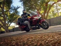 Rayakan Setengah Abad, AHM Hadirkan Honda Gold Wing Edisi Spesial.