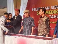 SMK Medika Samarinda Tunjukkan Pelepasan Siswa Bisa Digelar Tanpa Biaya Besar dan Bebani Orang Tua.