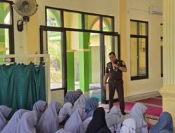 Kejati Kaltim Gelar Penyuluhan Hukum di MA DDI Tani Aman Samarinda, Edukasi Pelajar Lewat Program Jaksa Masuk Sekolah.