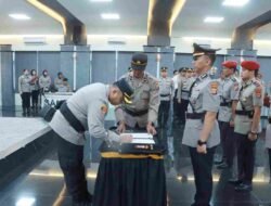 Polresta Samarinda Gelar Sertijab dan Pengukuhan Sejumlah Pejabat, Dorong Profesionalisme dan Inovasi Pelayanan.