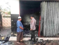 Polsek Samarinda Ulu Tanggap Tangani Kebakaran Ruko di Jalan Manunggal Suryanata.