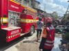 Dua Rumah Ludes Terbakar di Samarinda, Tim Brimob Polda Kaltim Turun Tangan Bantu Pemadaman.