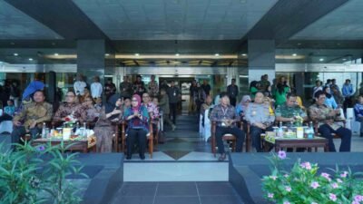 Kapolresta Samarinda Hadiri Kirab Budaya EBIFF 2025, Polresta Kawal Jalannya Acara Budaya Internasional.
