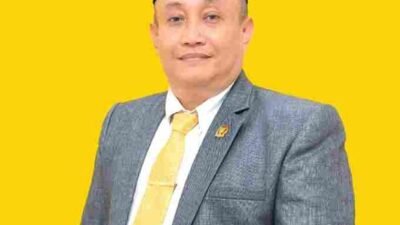 GUBERNUR HARUM, PERS, DAN DEMOKRATISASI KALTIM.