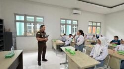Kejati Kaltim Kembali Gelar Program Jaksa Masuk Sekolah di SMKN 10 Samarinda.