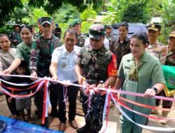 Rumah Baru dari Program TMMD, Keluarga Herwanto Tak Kuasa Tahan Haru Saat Dikunjungi Danrem 091/ASN.