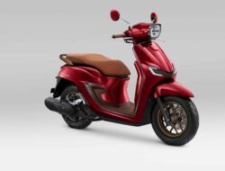 Semakin Mewah dan Retro, New Honda Stylo 160 Hadir dengan Warna Spesial Burgundy.