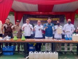 Kejari Samarinda Musnahkan Sabu, Ganja hingga Uang Palsu dari Puluhan Perkara Inkracht.