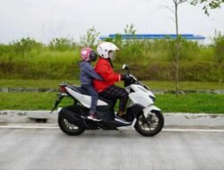 Masuki Masa Libur Sekolah, Astra Motor Kaltim 2 Bagikan Tips Berkendara Aman Bersama Anak