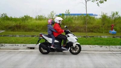 Masuki Masa Libur Sekolah, Astra Motor Kaltim 2 Bagikan Tips Berkendara Aman Bersama Anak
