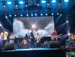 Malam Minggu Penuh Euforia, Highfive Fest Samarinda Dipadati Ribuan Penggemar Denny Caknan.
